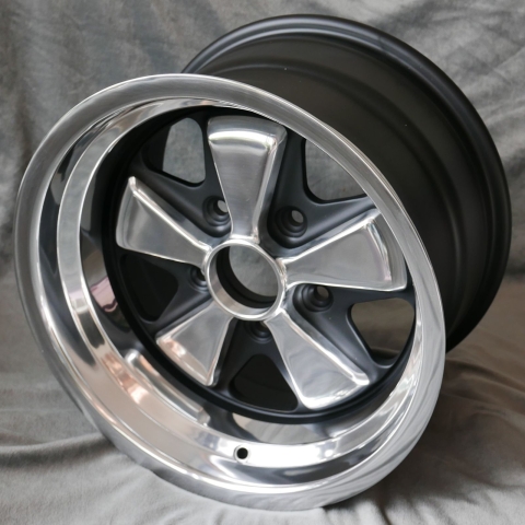 Maxilite RSR Style passend für Porsche 15x9 5x130 hinten