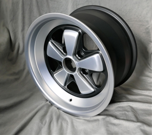 Maxilite 5 Spoke eloxiert passend für Porsche 16x9 5x130 hinten