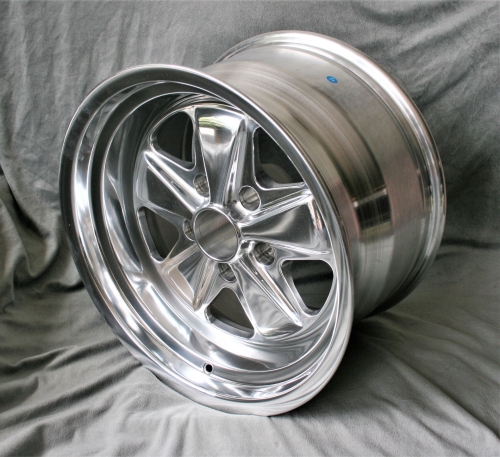 Maxilite 5 Spoke Vollpoliert passend für Porsche 17x10 5x130 hinten