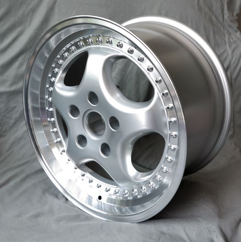 Maxilite Multi Piece Style passend für Porsche 18x10 5x130 hinten