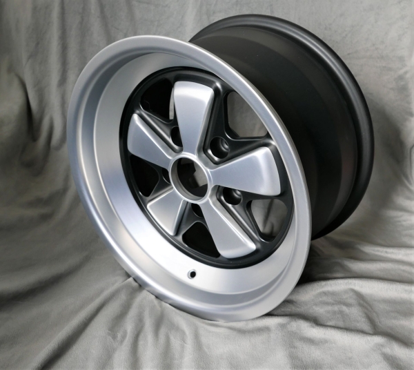 Maxilite 5 Spoke eloxiert passend für Porsche 16x9 5x130 hinten