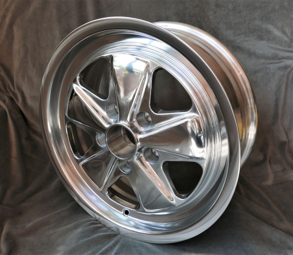 Maxilite 5 Spoke Vollpoliert passend für Porsche 17x7 5x130