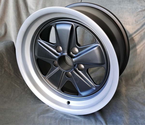 Maxilite 5 Spoke Schwarz passend für Porsche 17x9 5x130 hinten