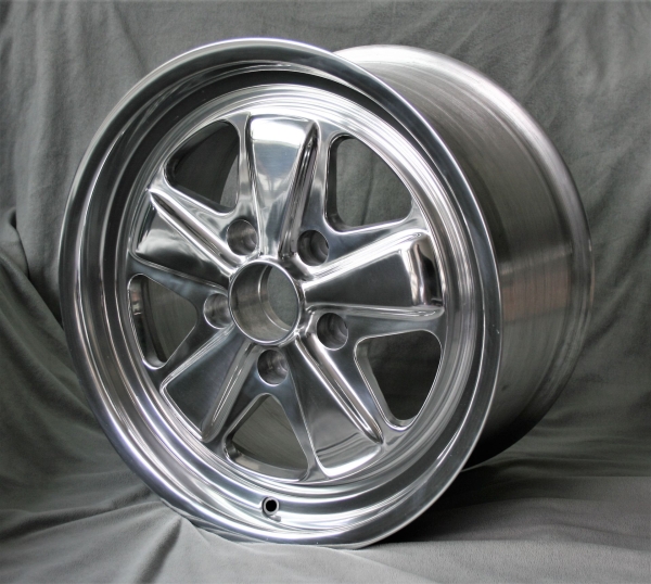 Maxilite 5 Spoke Fully polished fits Porsche 17x9 5x130 rear