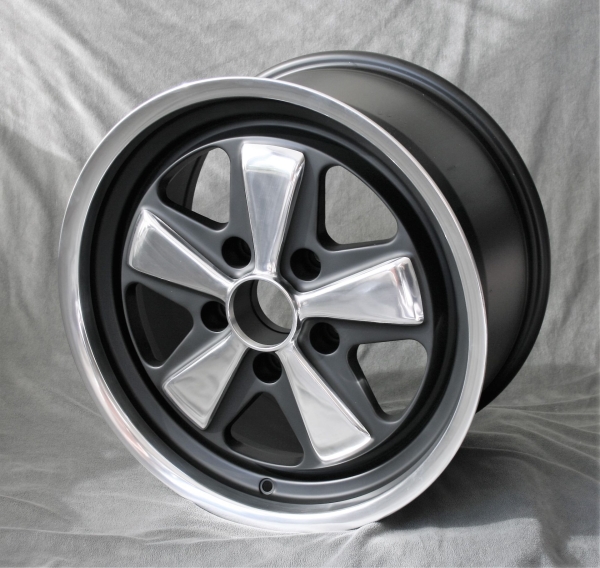 Maxilite RSR Style passend für Porsche 17x9 5x130 hinten