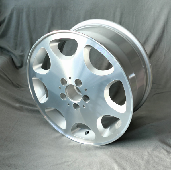 Maxilite Eight Hole passend für Mercedes 17x8 5x112