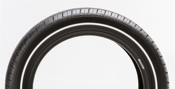 Diamond Back FKV 235/35R20 19mm