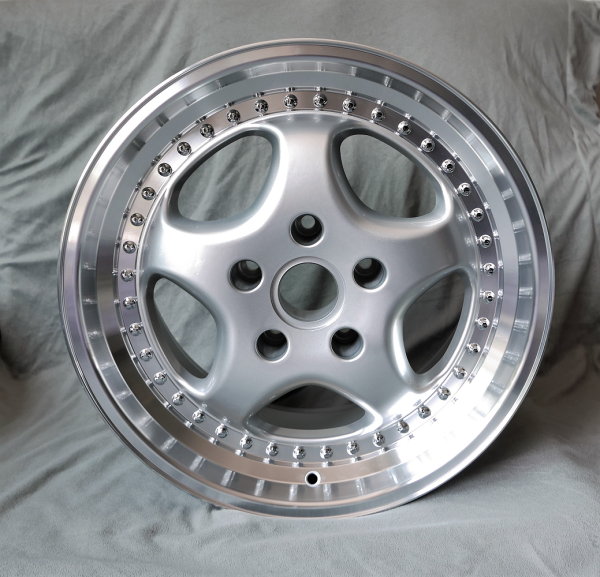 Maxilite Multi Piece Style passend für Porsche 18x10 5x130 hinten ET47
