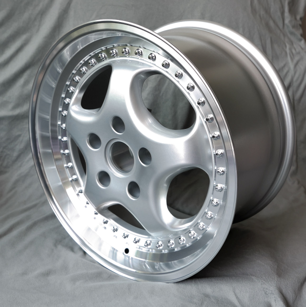 Maxilite Multi Piece Style passend für Porsche 18x10 5x130 hinten